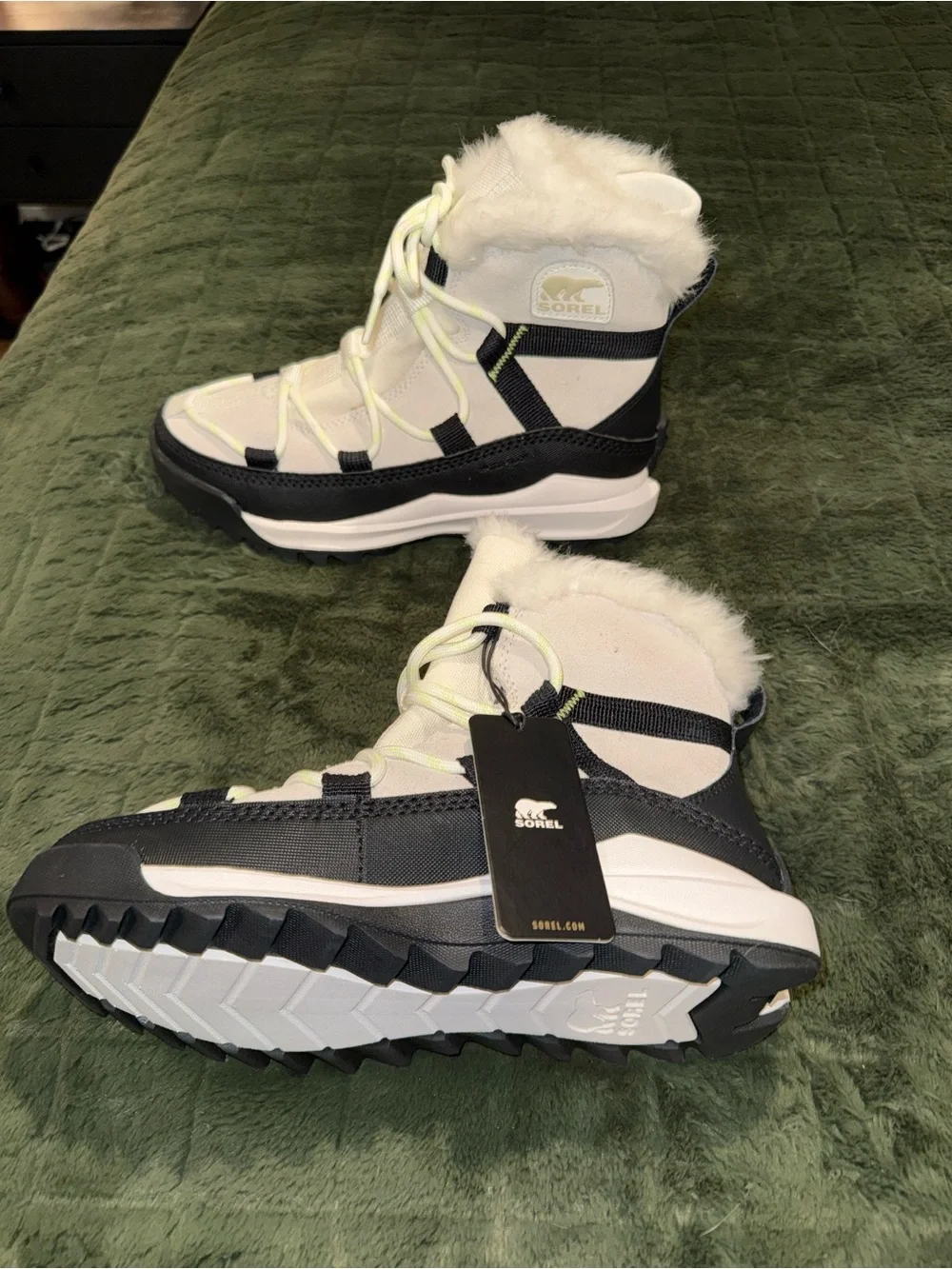 Sorel Women's Ivory Lace-Up Winter Boot Size 7.5